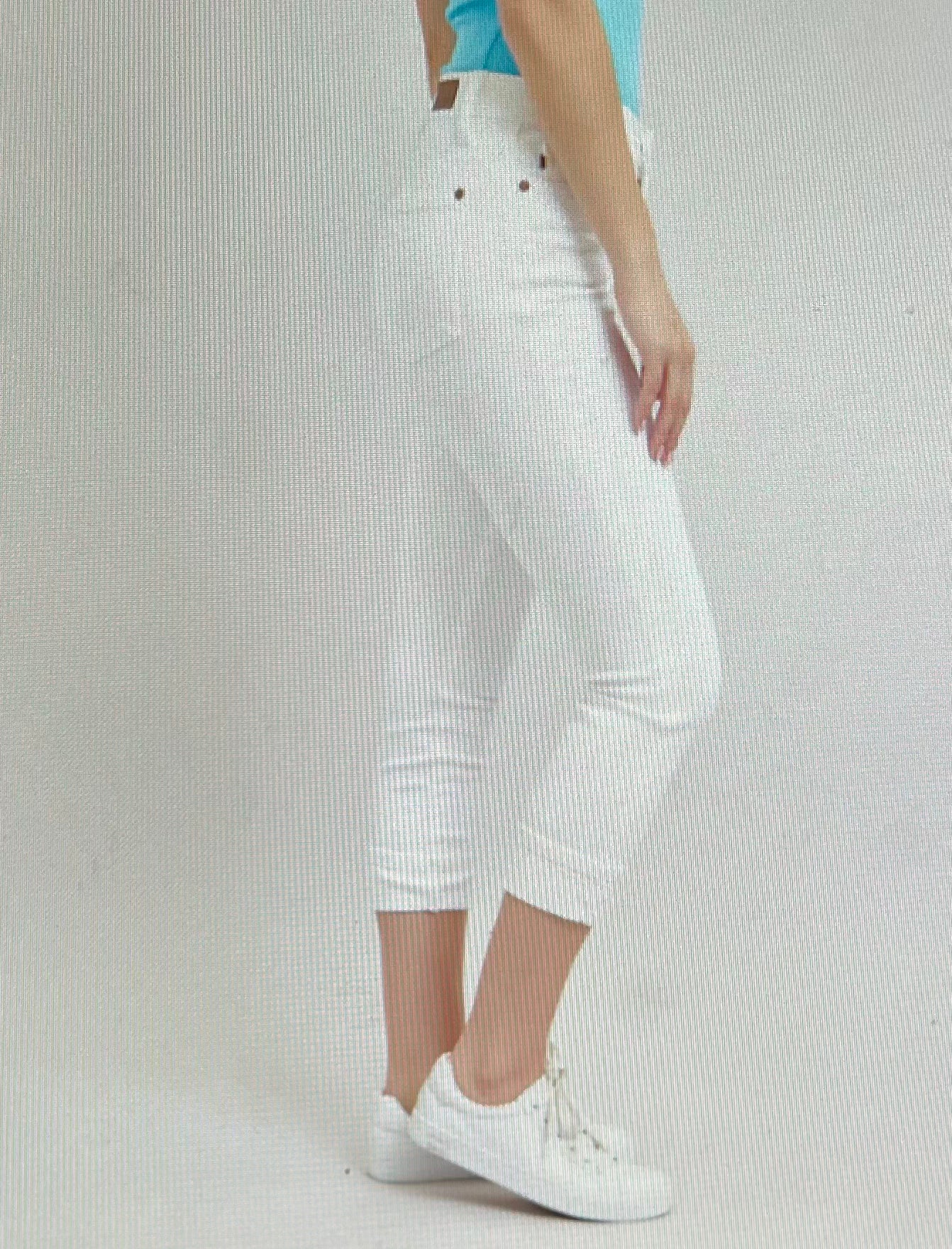 Judy Blue White Cuff Capri