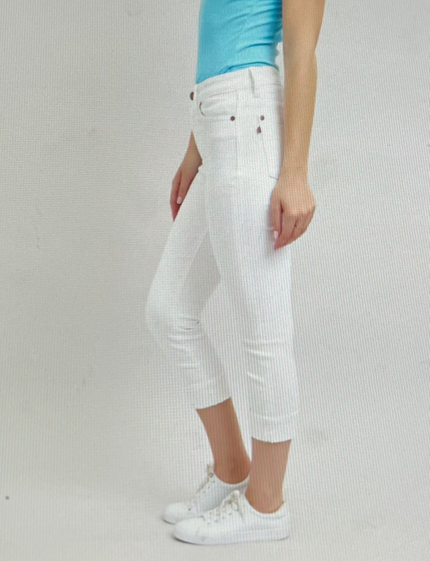 Judy Blue White Cuff Capri