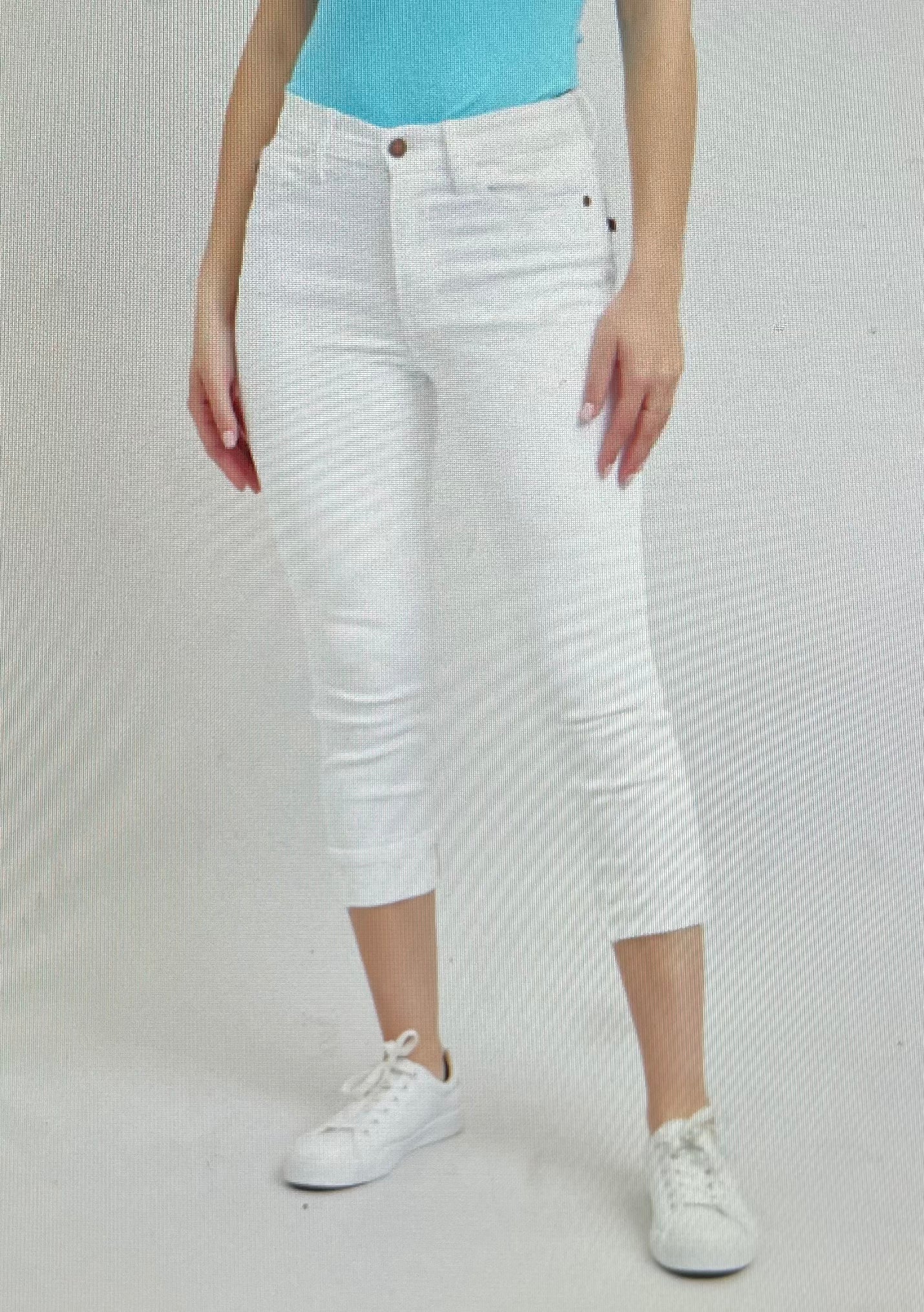 Judy Blue White Cuff Capri