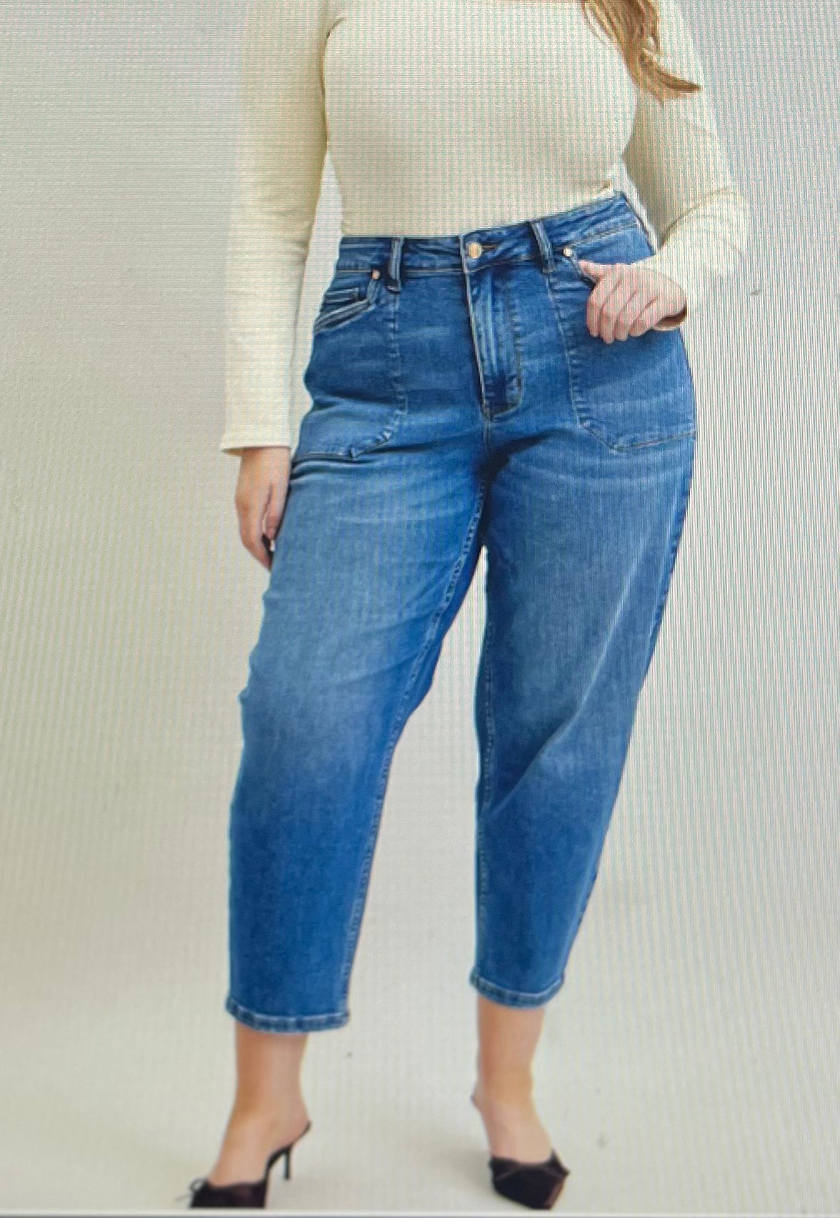 Soft Stitch Pocket Barrel Jean PLUS
