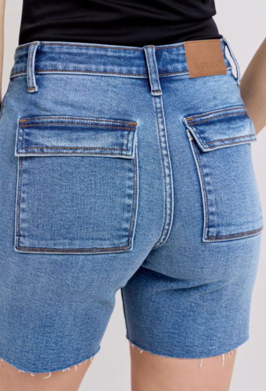 Judy Blue Mid-Rise Bermudas Short