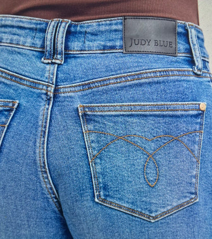 Soft Stitch Pocket Barrel Jean