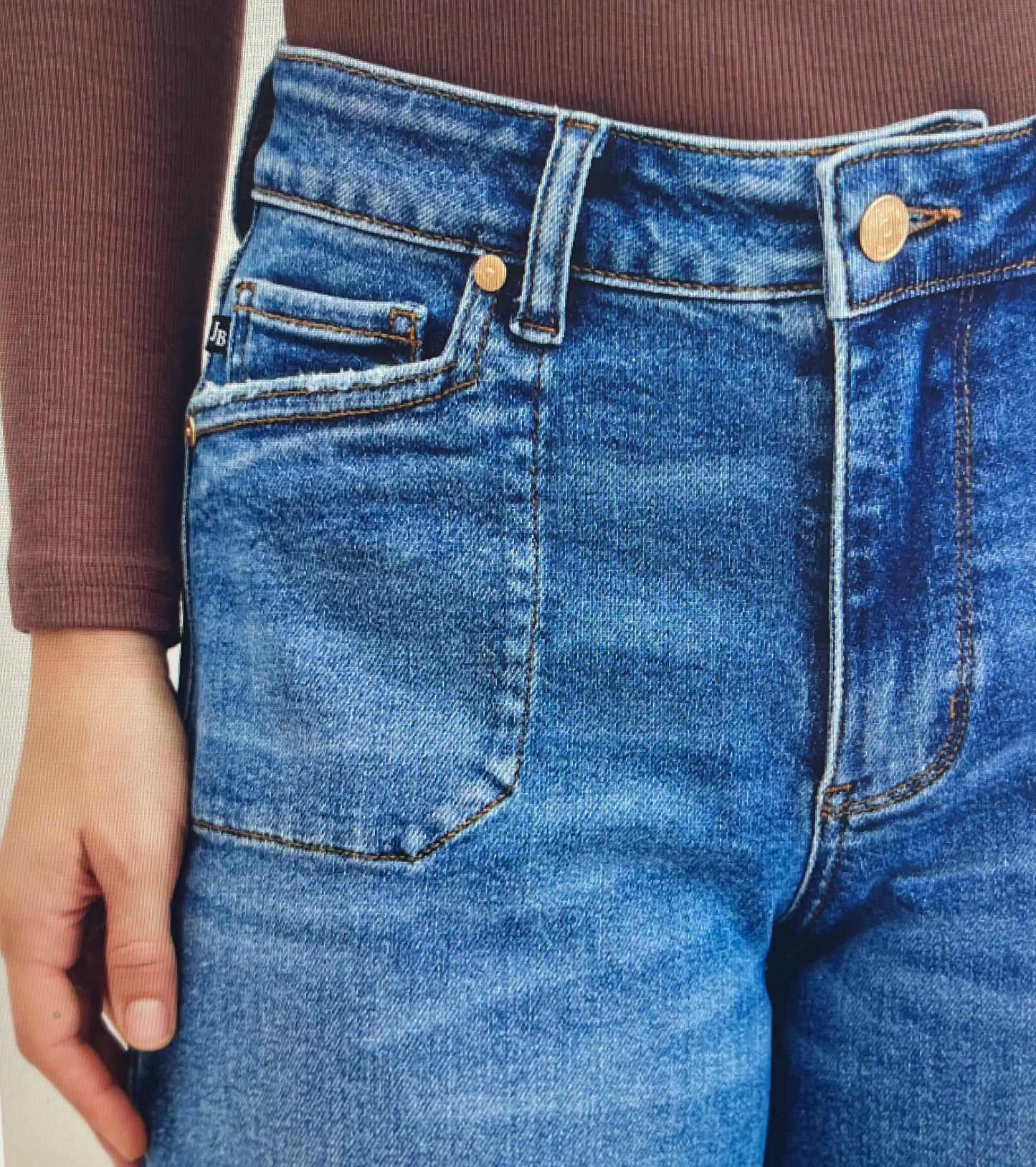 Soft Stitch Pocket Barrel Jean