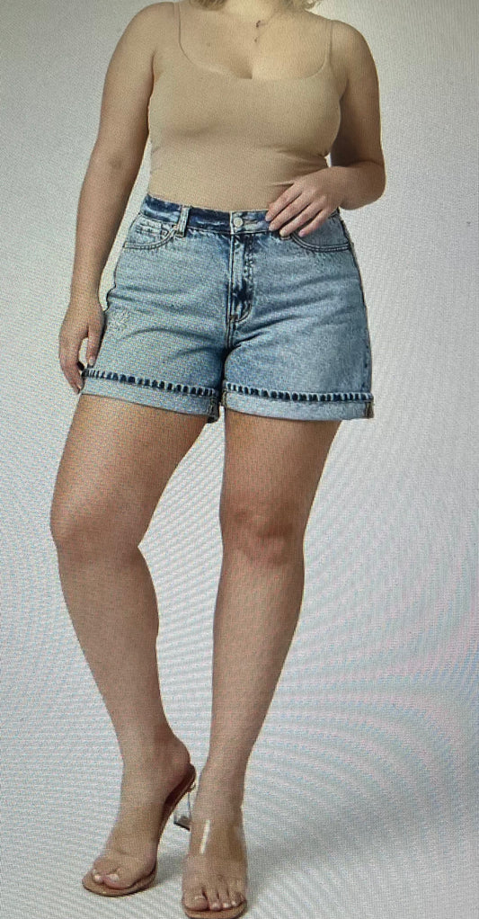 Embroidery Relaxed Fit Short PLUS