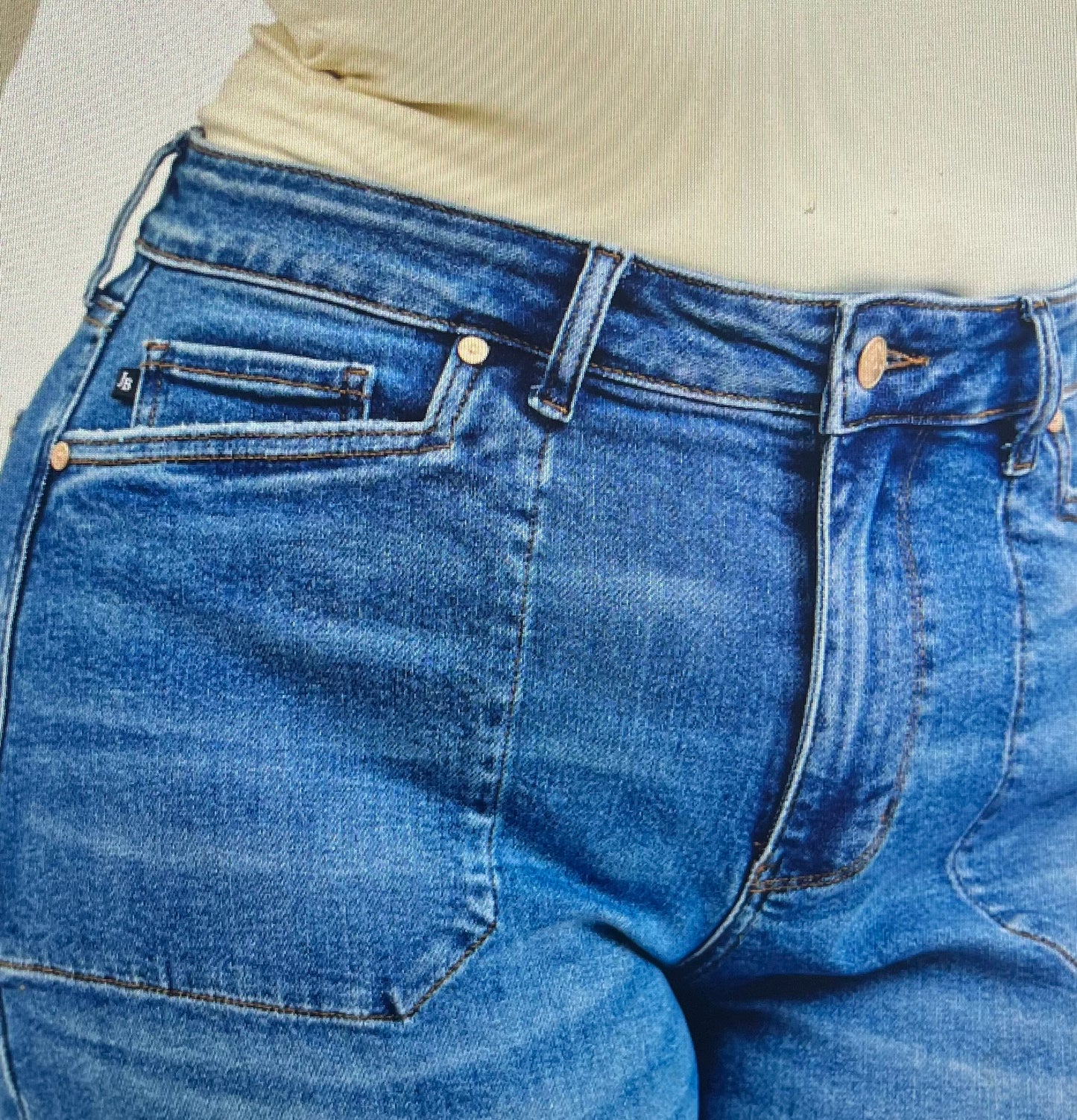 Soft Stitch Pocket Barrel Jean PLUS