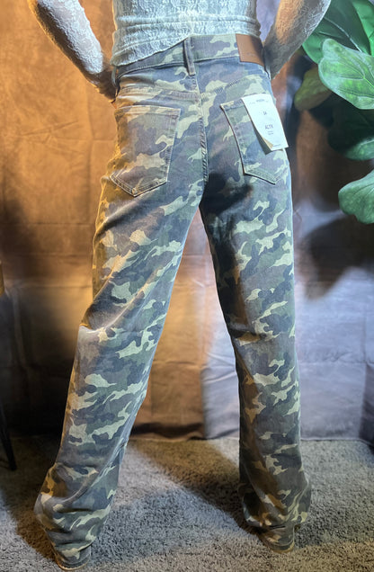 Camo Low Slug Baggy Jean