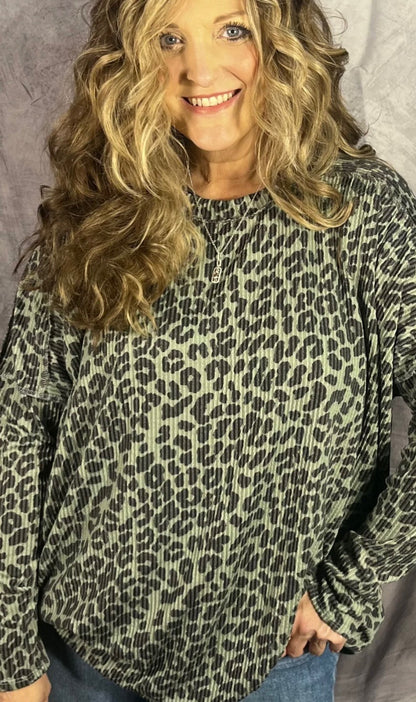 Vintage Leopard Top PLUS