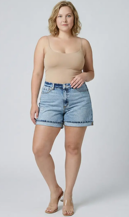 Embroidery Relaxed Fit Short PLUS
