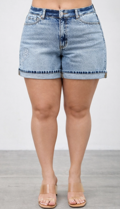 Embroidery Relaxed Fit Short PLUS