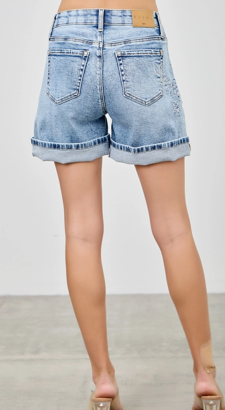 Embroidery Mid Rise Relaxed Short